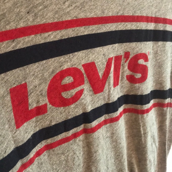 Levi’s T - Picture 3 of 3